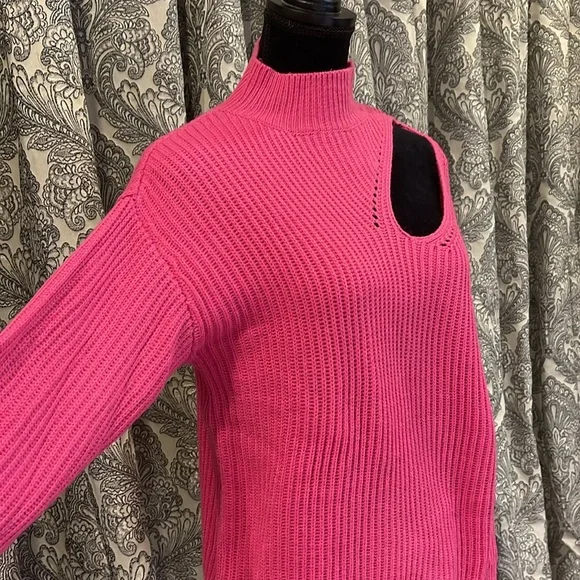 CUT OUT PINK SWEATER - Picture 5 of 9